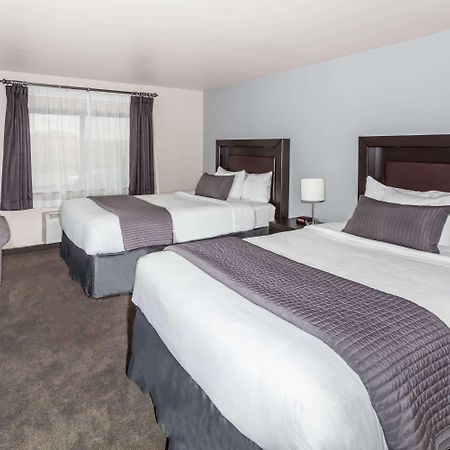 Baymont By Wyndham Glenview Hotel Exterior photo