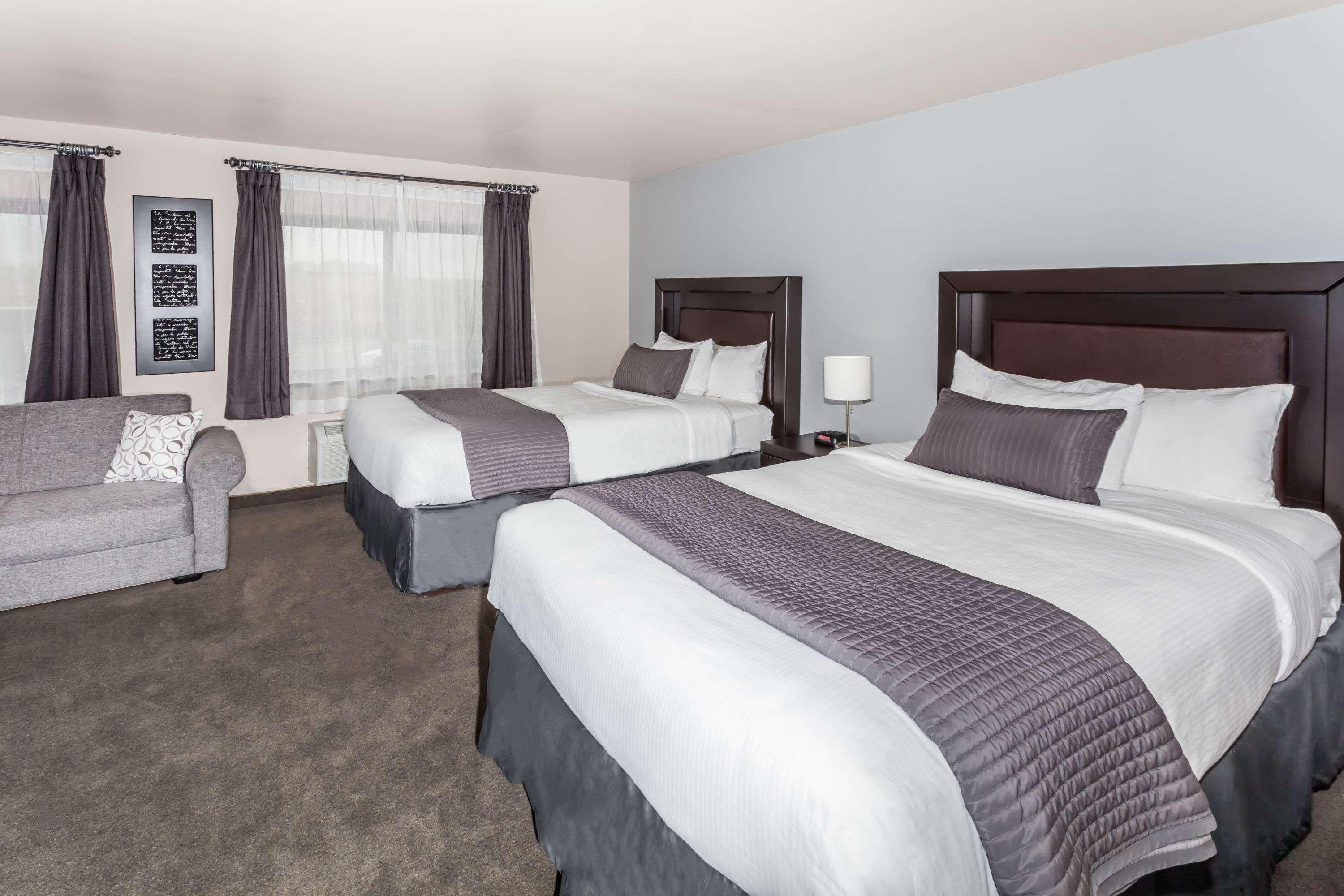 Baymont By Wyndham Glenview Hotel Exterior photo