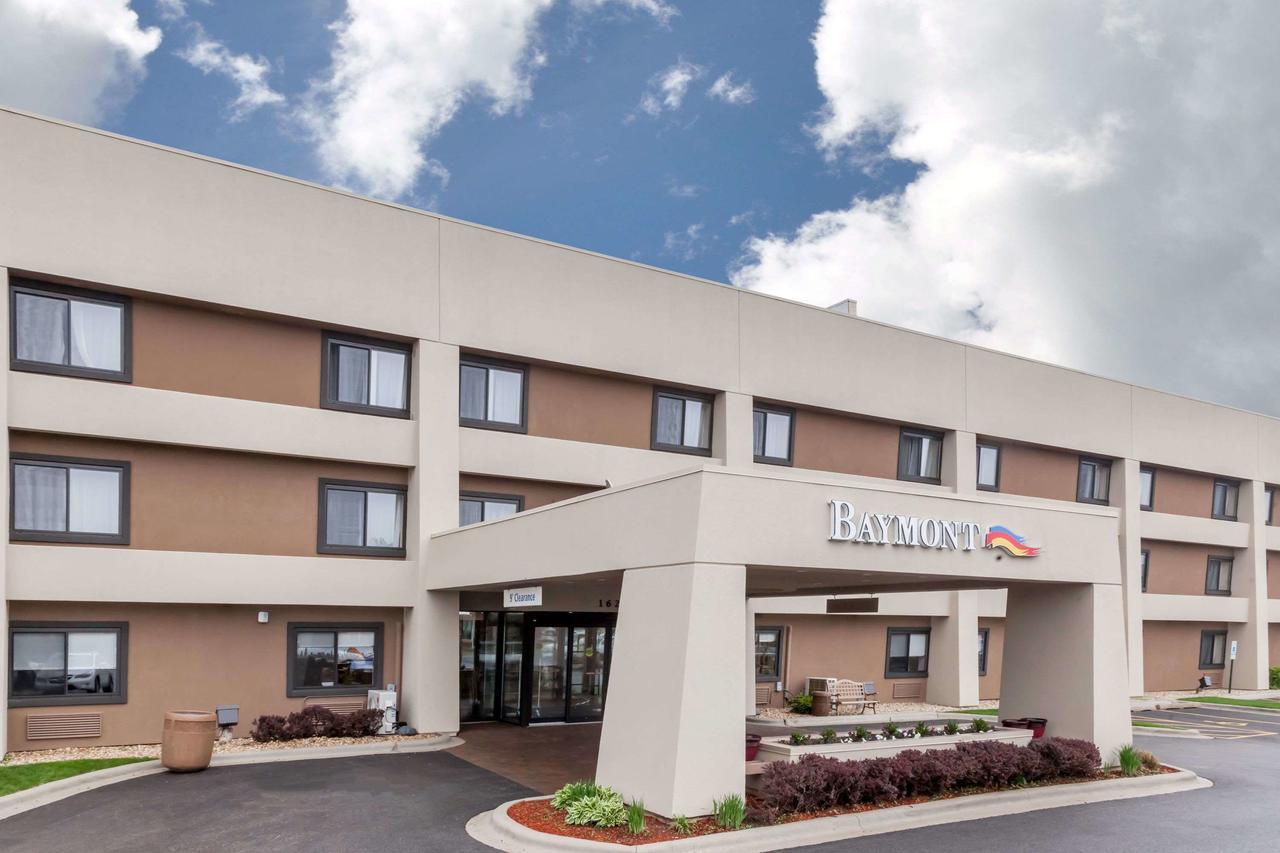 Baymont By Wyndham Glenview Hotel Exterior photo